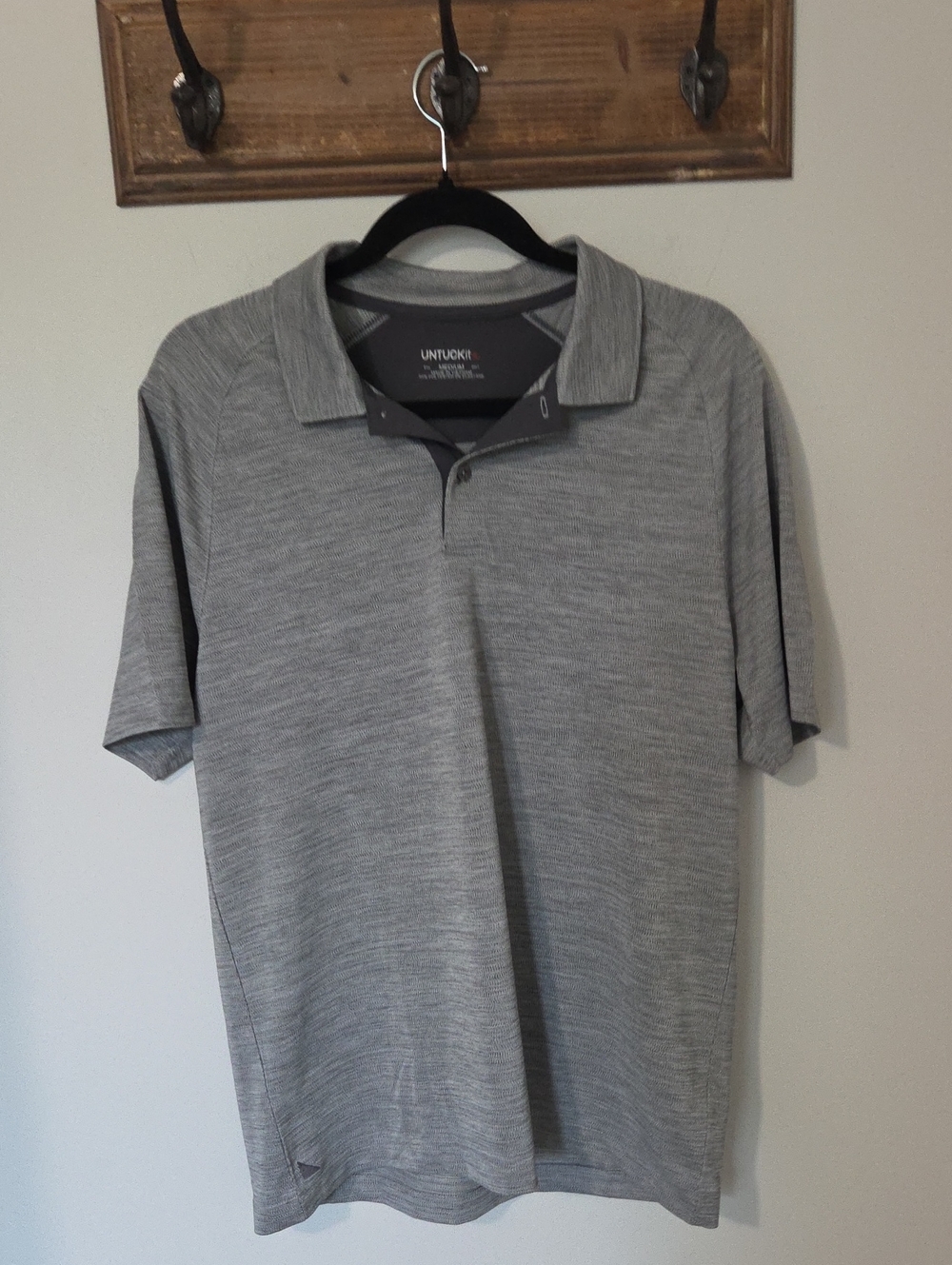 Untuckit Hannifer Performance Polo Gray Short Sleeve Medium Excellent Condition